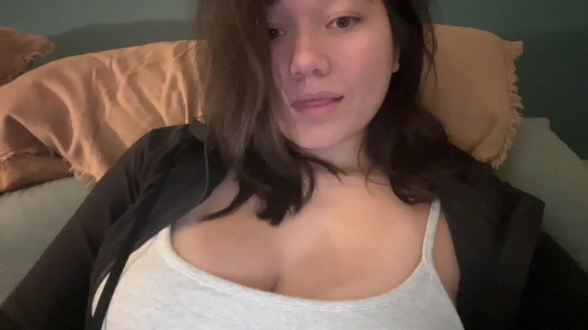 Gallery image thumbnail from imava's myfreecams stream on, 06/10/2024, 01:49 image 11 of 20