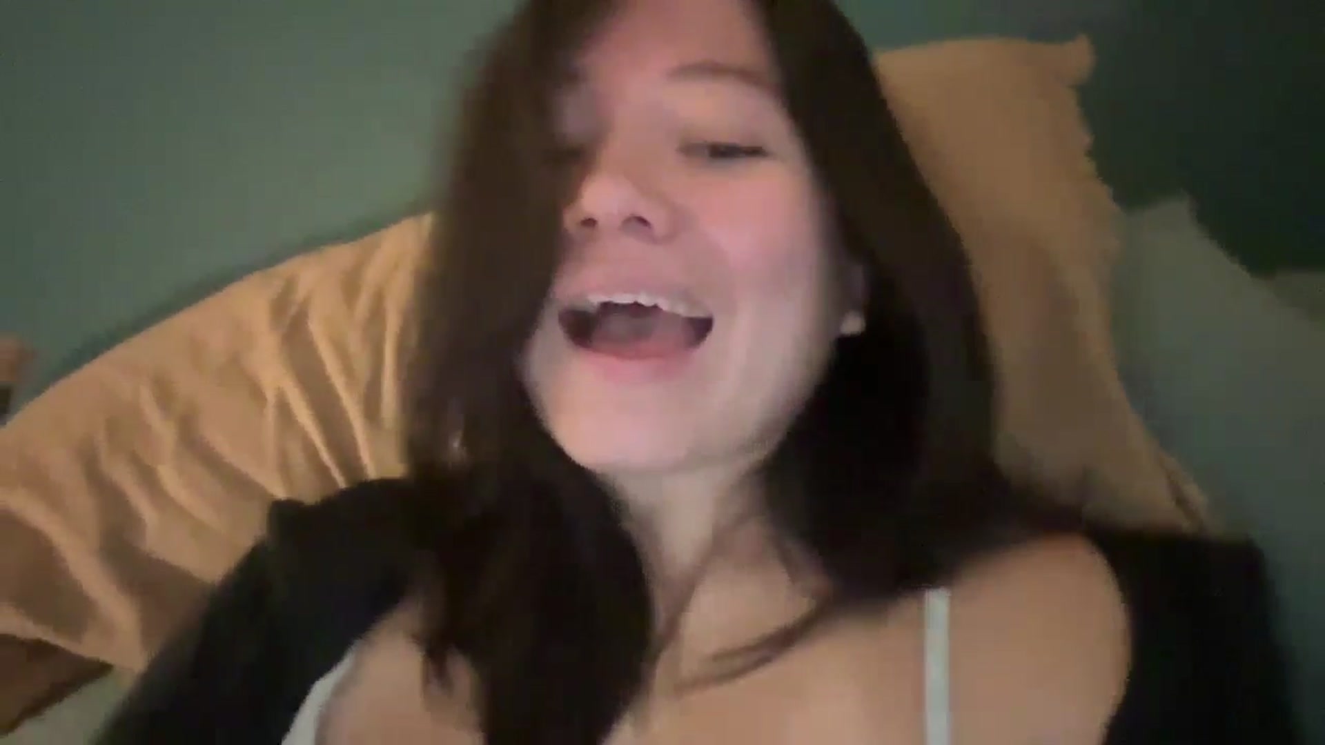 Gallery image thumbnail from imava's myfreecams stream on, 06/10/2024, 01:49 image 16 of 20