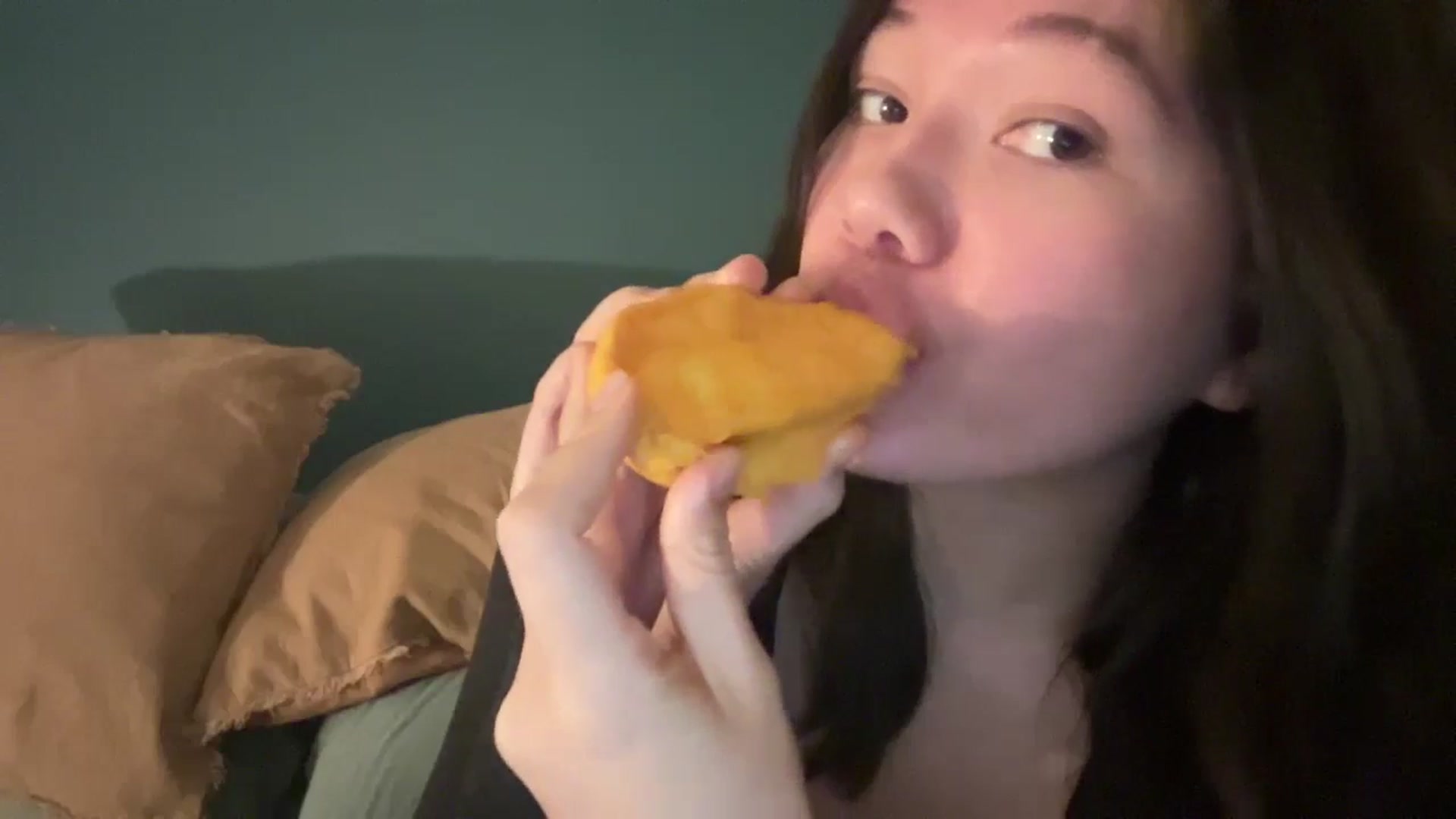 Gallery image thumbnail from imava's myfreecams stream on, 06/10/2024, 03:02 image 4 of 20