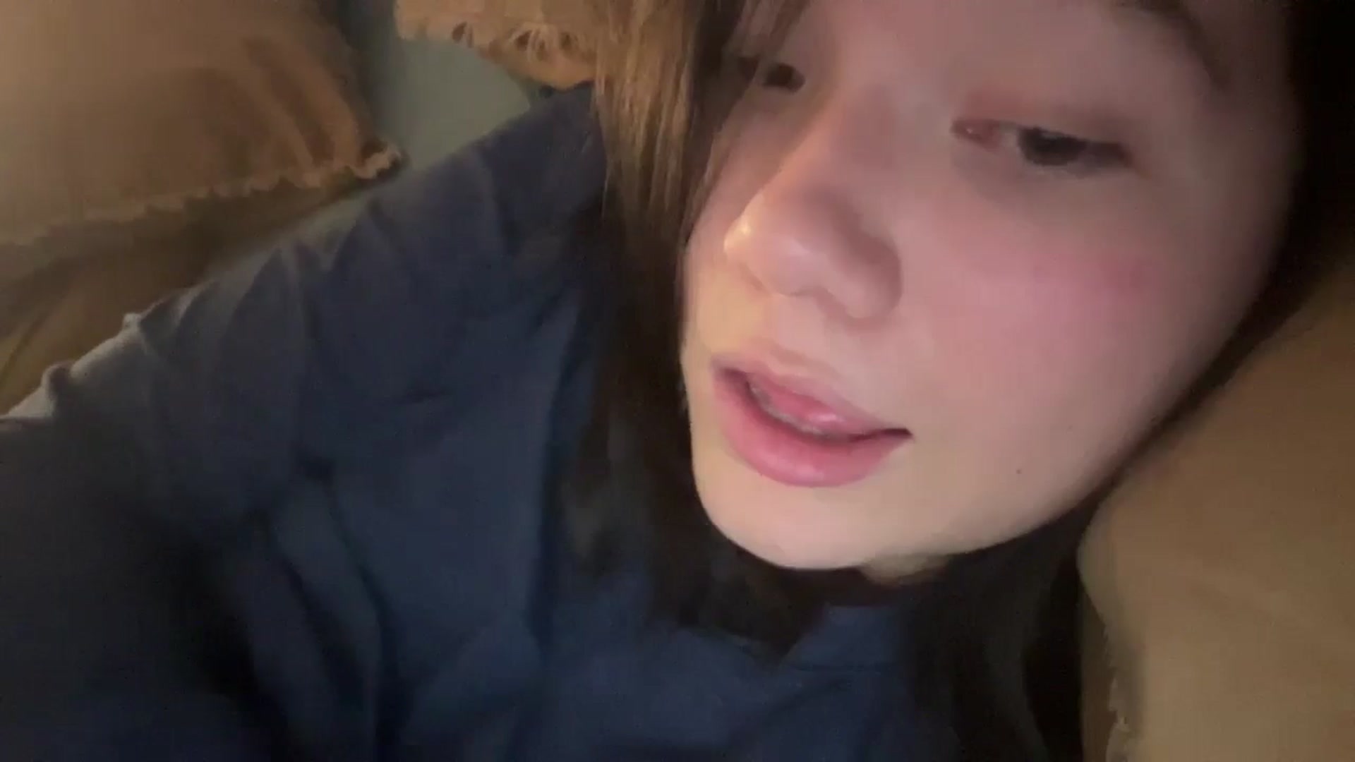Gallery image thumbnail from imava's myfreecams stream on, 06/10/2024, 08:47 image 5 of 20