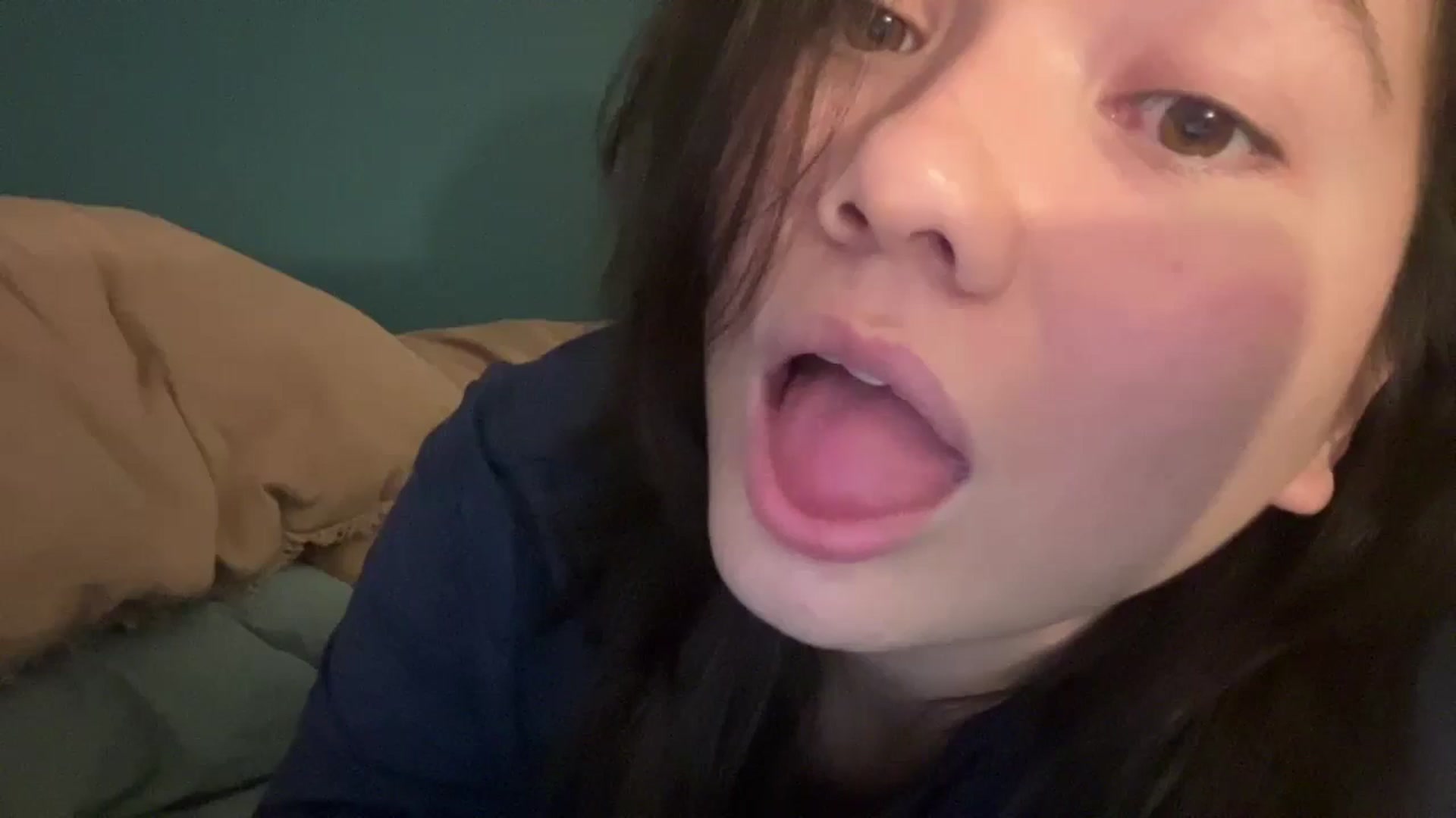 Gallery image thumbnail from imava's myfreecams stream on, 06/10/2024, 08:47 image 8 of 20