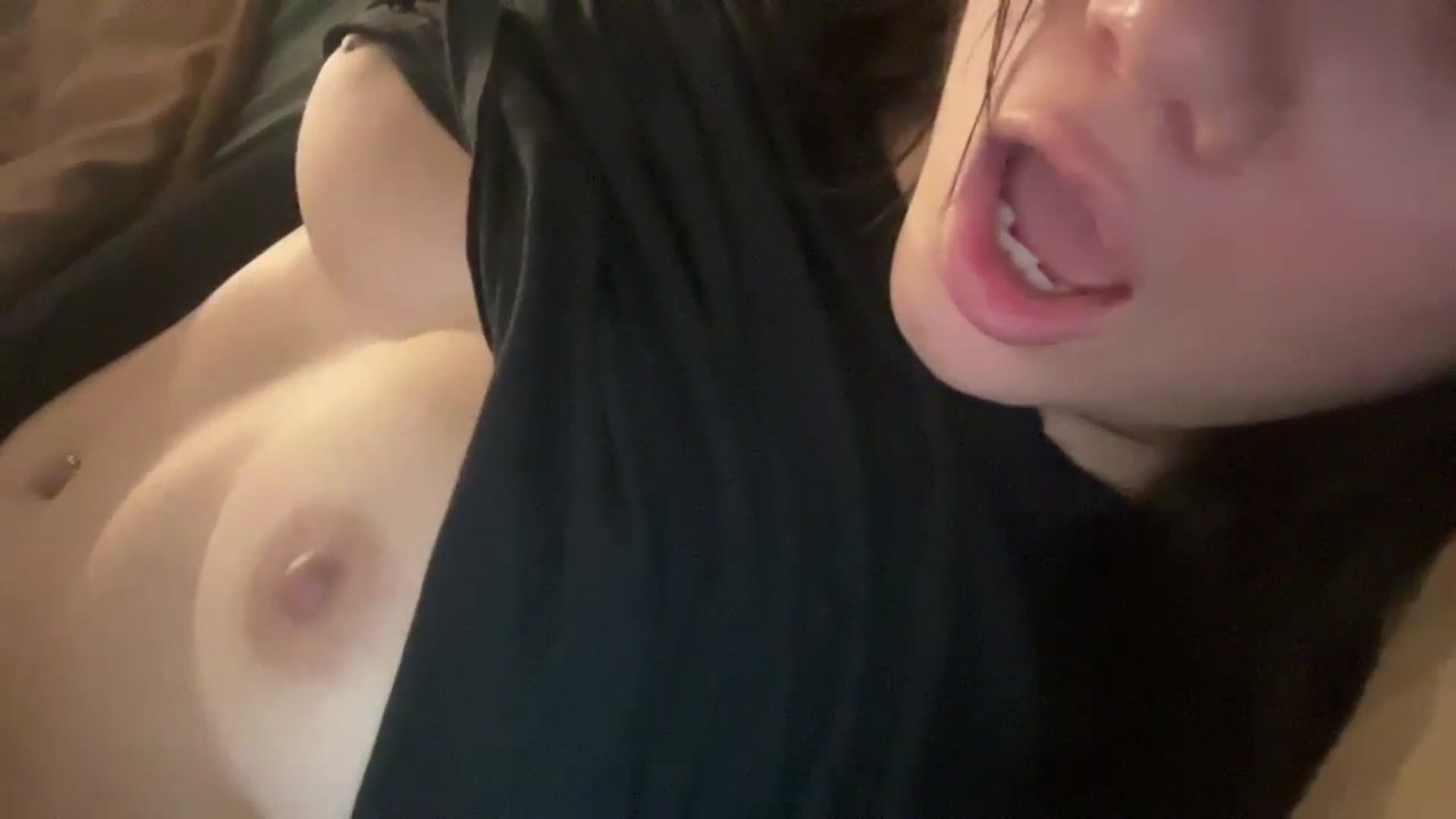 Gallery image thumbnail from imava's myfreecams stream on, 06/13/2024, 24:05 image 6 of 20