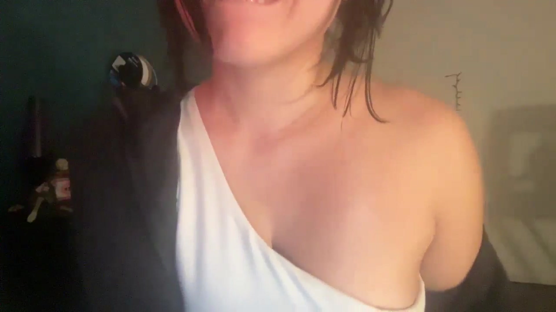 Gallery image thumbnail from imava's myfreecams stream on, 06/17/2024, 08:12 image 5 of 20