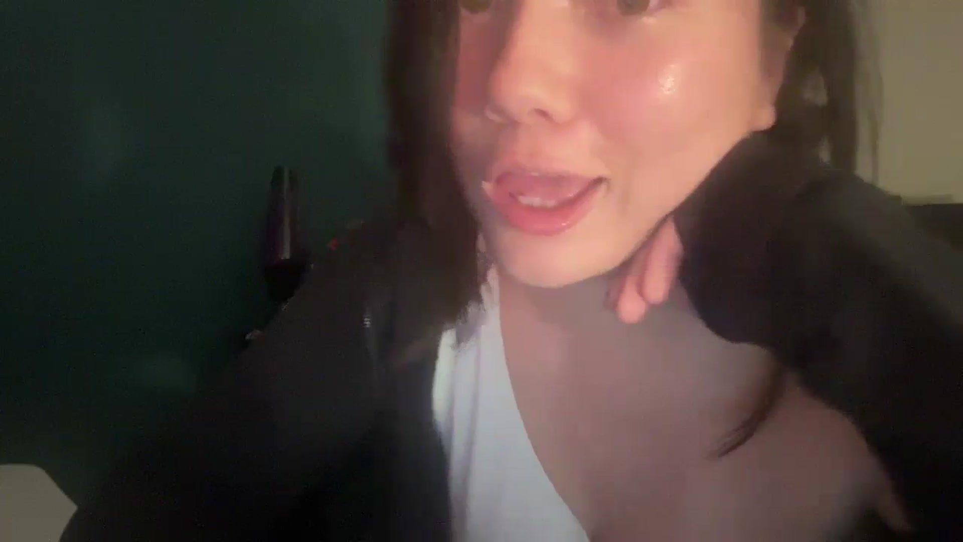 Gallery image thumbnail from imava's myfreecams stream on, 06/17/2024, 09:01 image 6 of 20