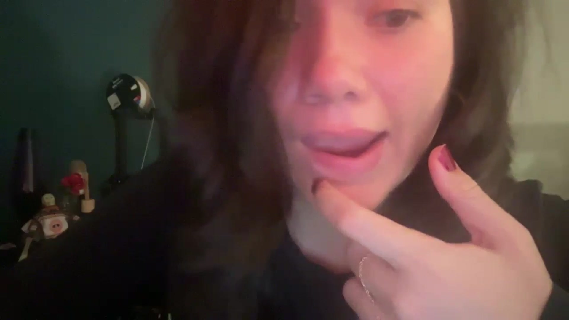 Gallery image thumbnail from imava's myfreecams stream on, 06/18/2024, 08:47 image 18 of 20
