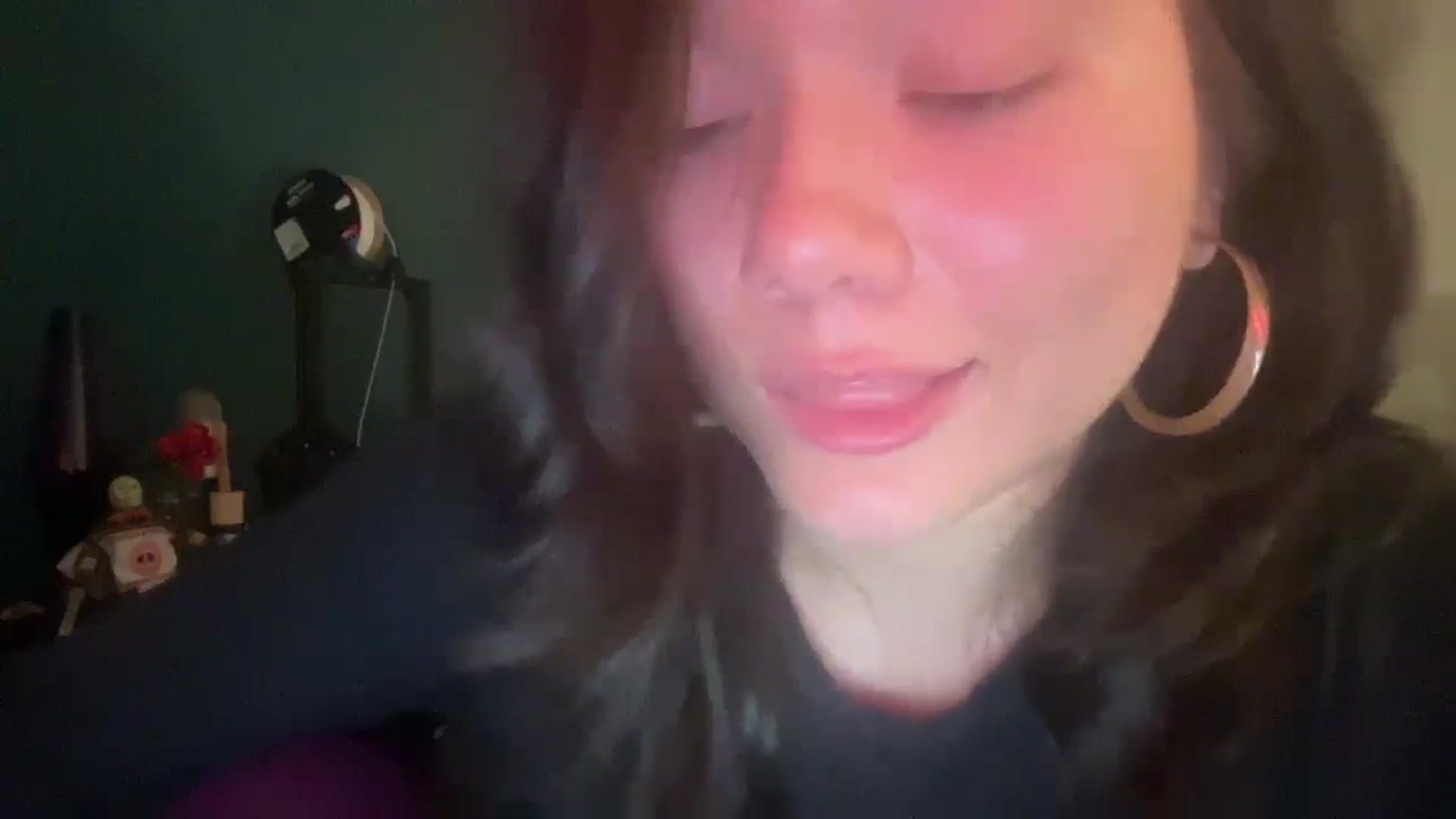 Gallery image thumbnail from imava's myfreecams stream on, 06/18/2024, 08:47 image 17 of 20