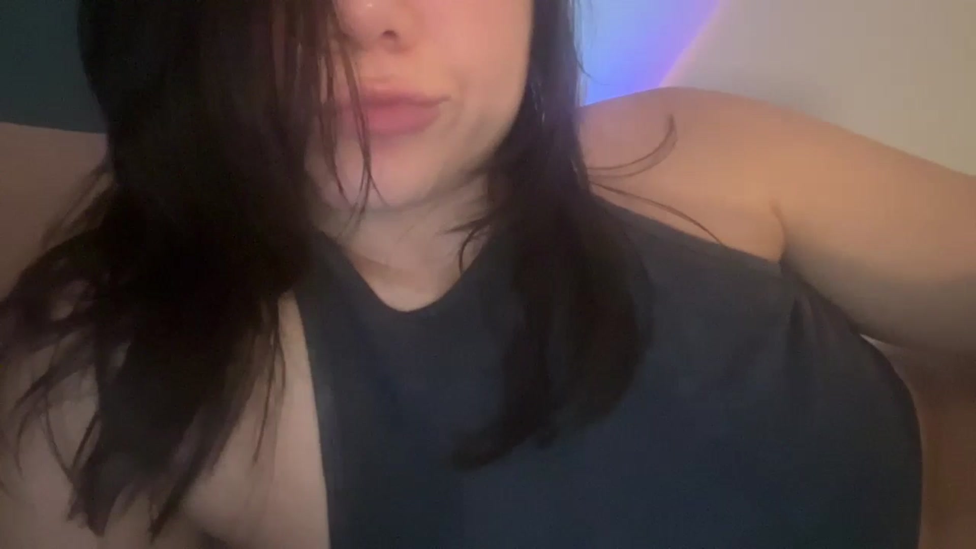 Gallery image thumbnail from imava's myfreecams stream on, 06/20/2024, 07:36 image 3 of 20