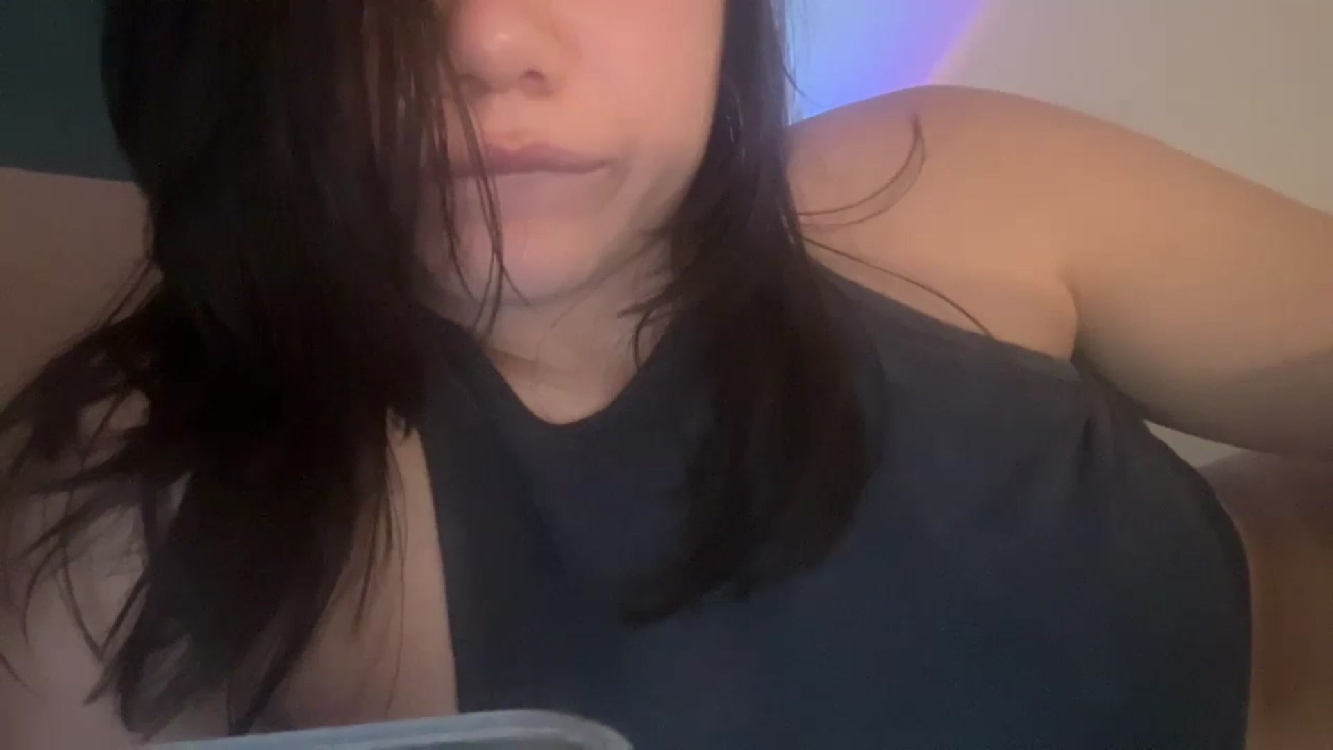 Gallery image thumbnail from imava's myfreecams stream on, 06/20/2024, 07:36 image 2 of 20