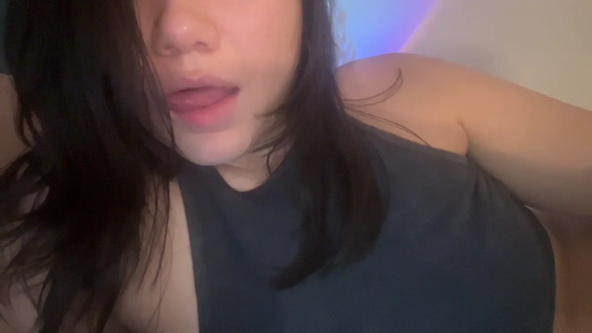 Gallery image thumbnail from imava's myfreecams stream on, 06/20/2024, 07:36 image 6 of 20