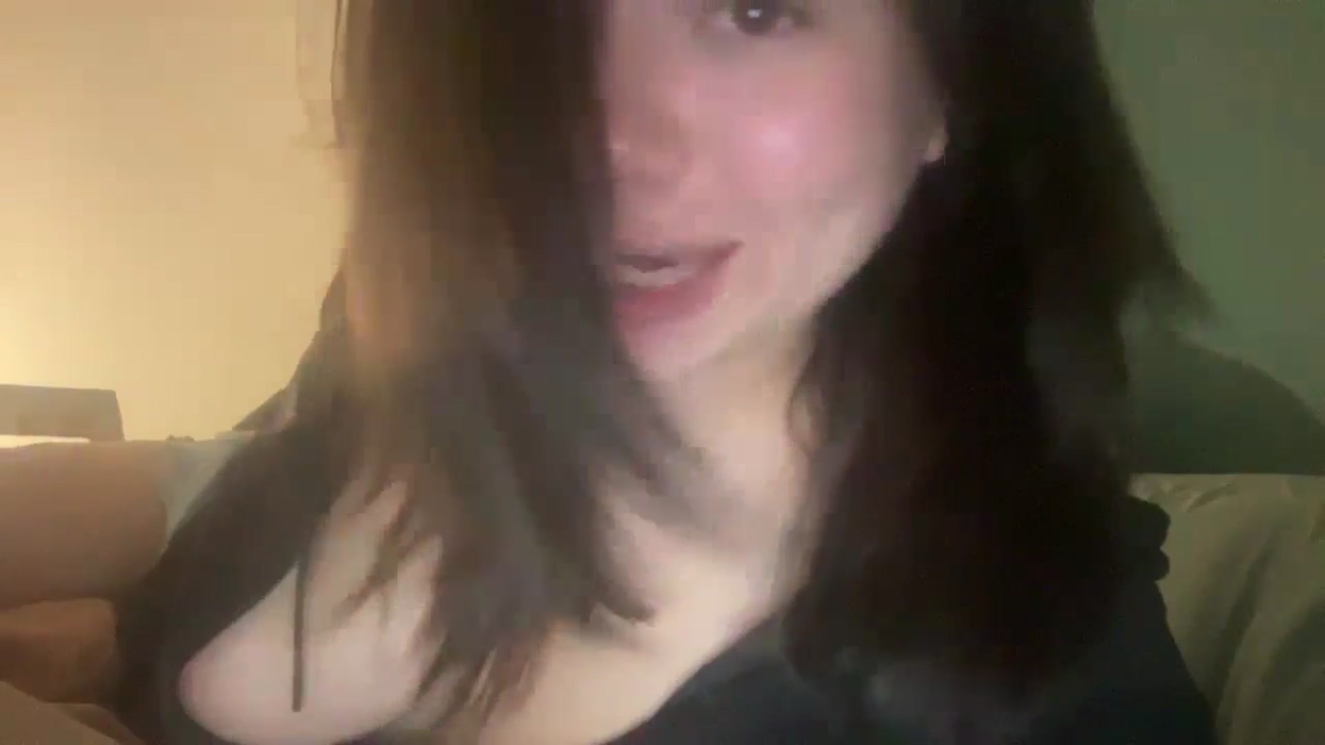 Gallery image thumbnail from imava's myfreecams stream on, 06/21/2024, 09:22 image 3 of 20