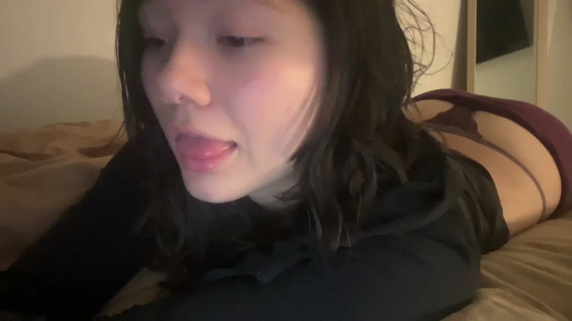 Gallery image thumbnail from imava's myfreecams stream on, 06/26/2024, 08:35 image 12 of 20