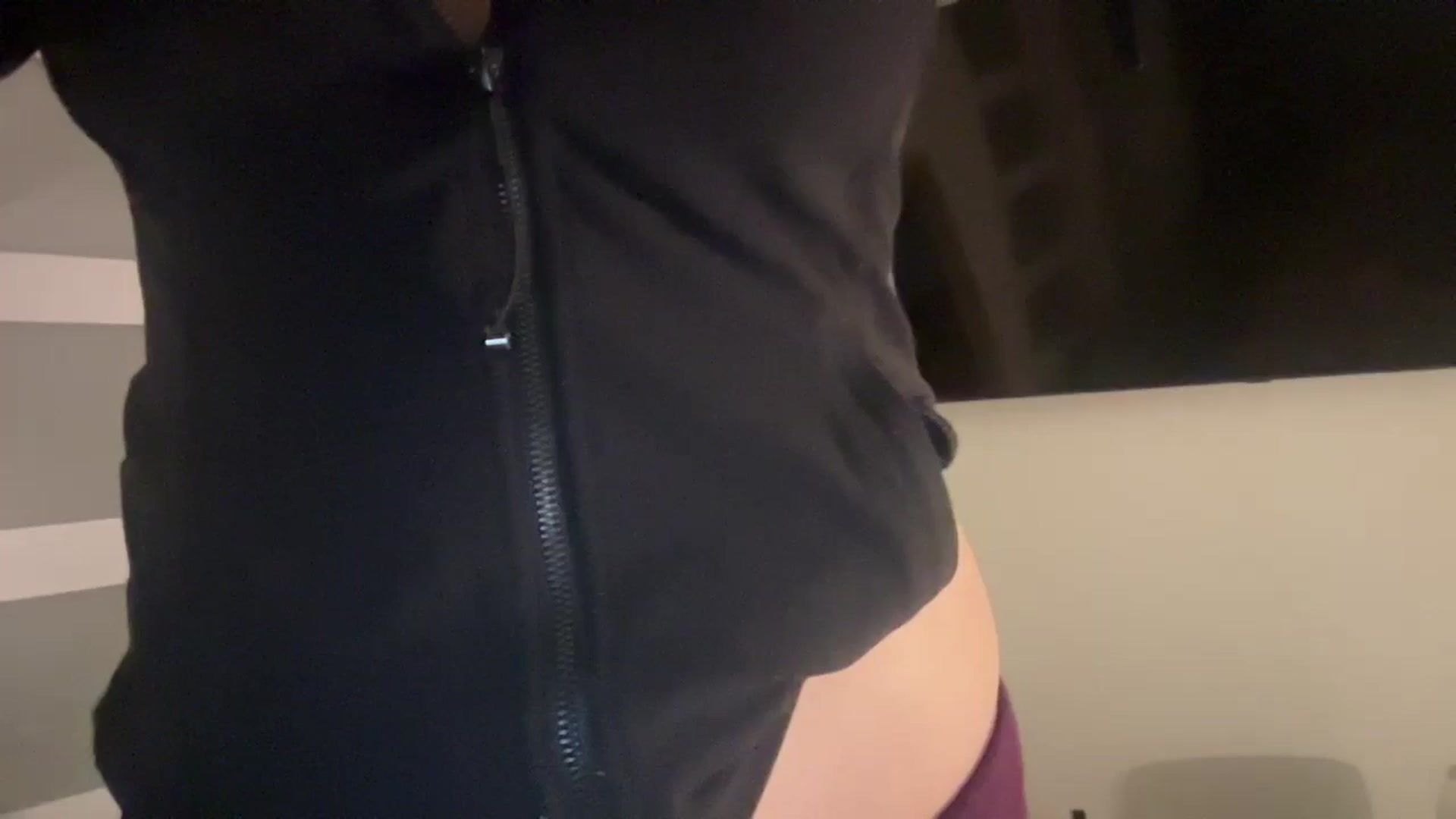 Gallery image thumbnail from imava's myfreecams stream on, 06/26/2024, 08:35 image 3 of 20