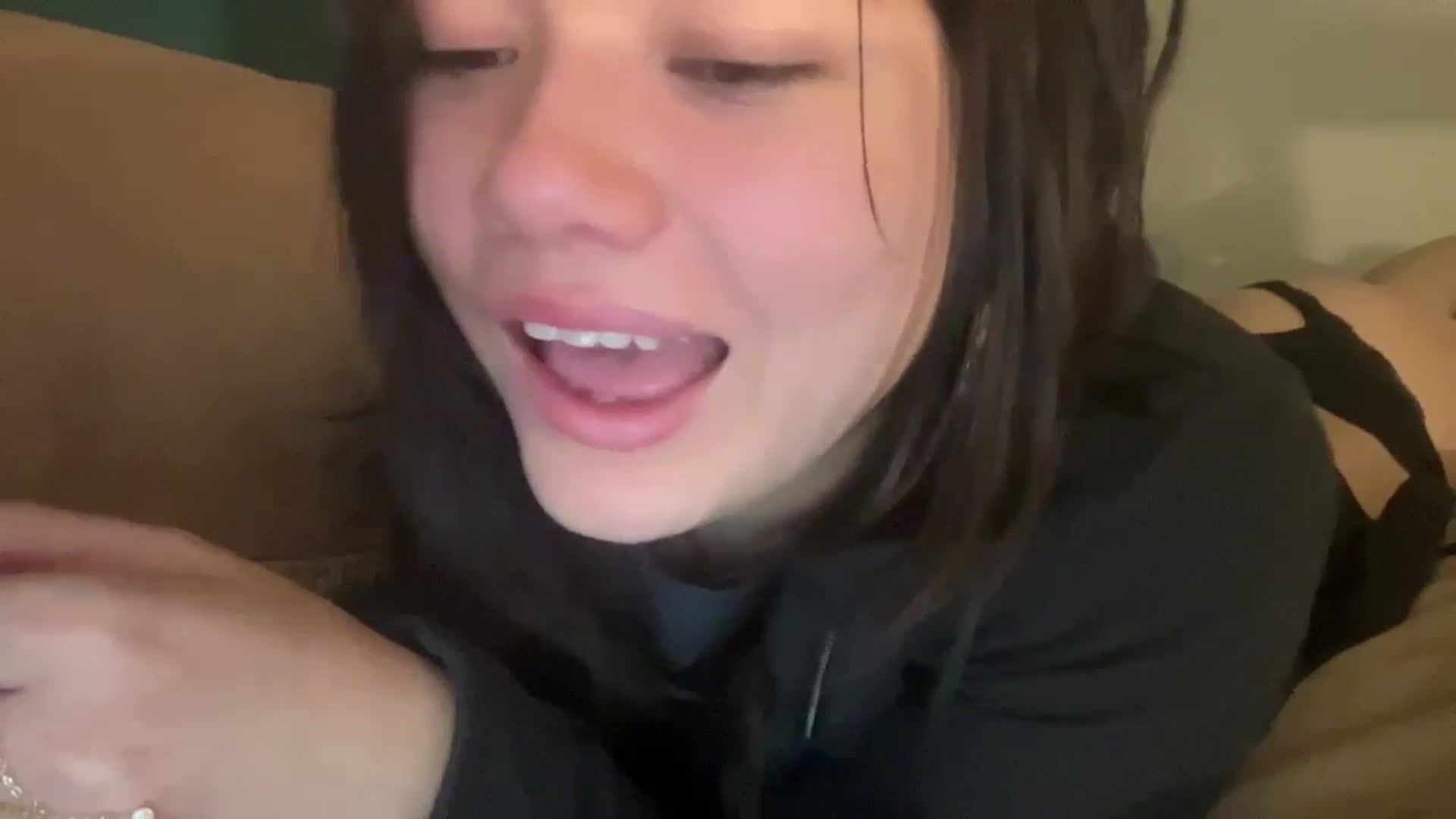 Gallery image thumbnail from imava's myfreecams stream on, 06/27/2024, 24:40 image 12 of 20