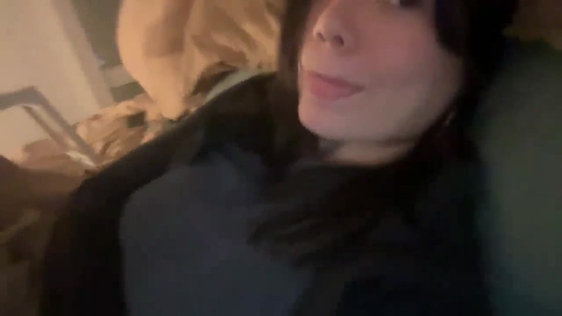 Gallery image thumbnail from imava's myfreecams stream on, 06/27/2024, 24:40 image 20 of 20