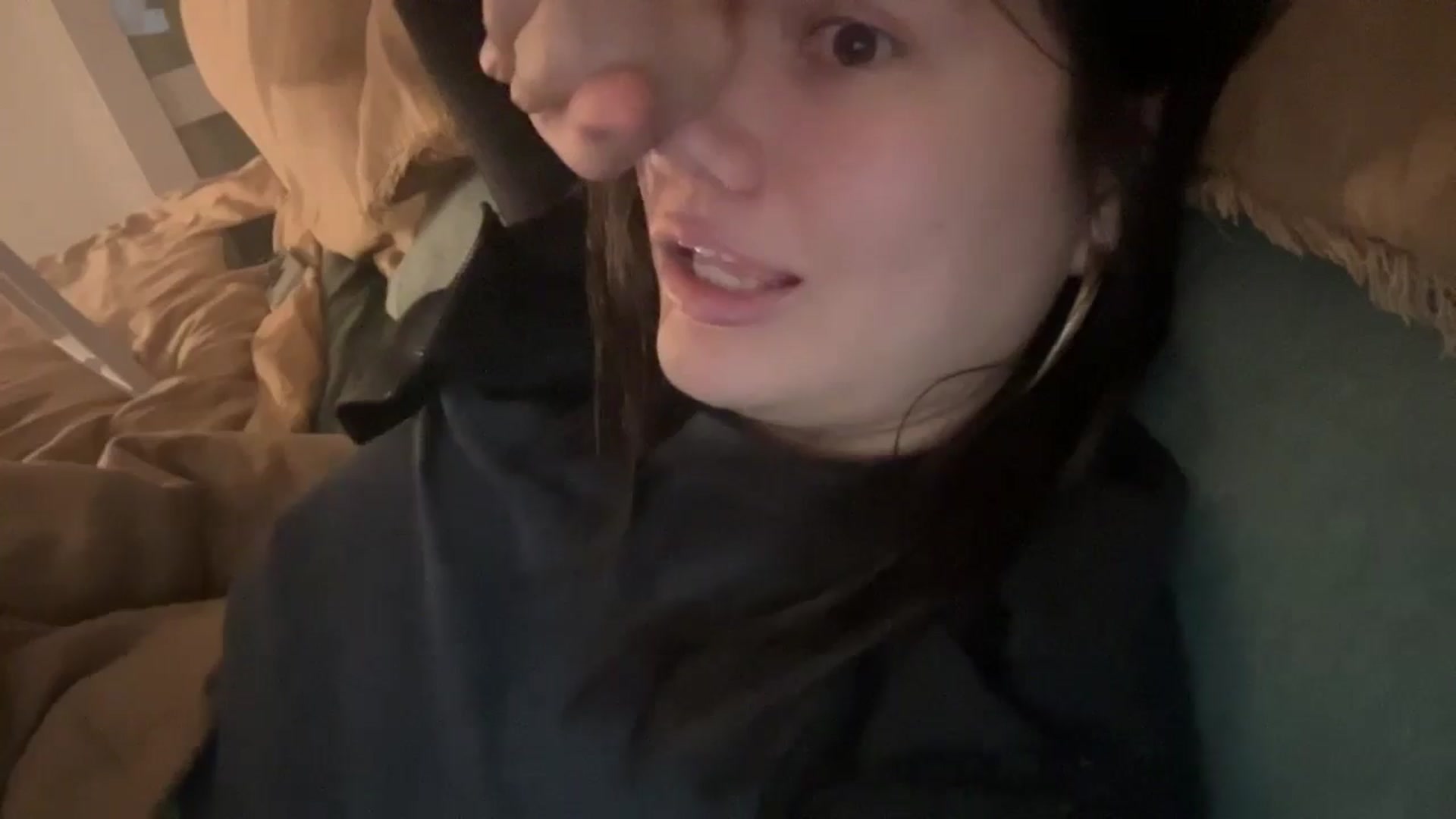 Gallery image thumbnail from imava's myfreecams stream on, 06/27/2024, 24:40 image 19 of 20