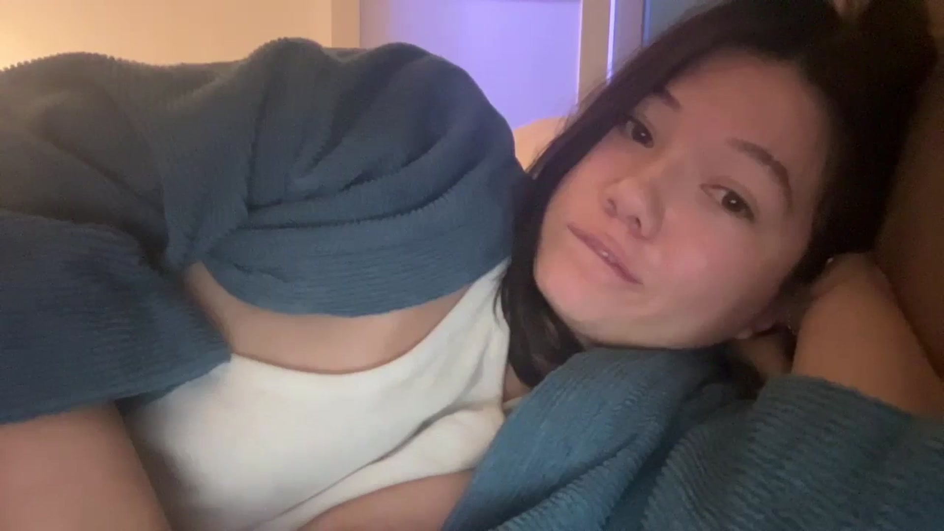 Gallery image thumbnail from imava's myfreecams stream on, 06/27/2024, 12:44 image 20 of 20