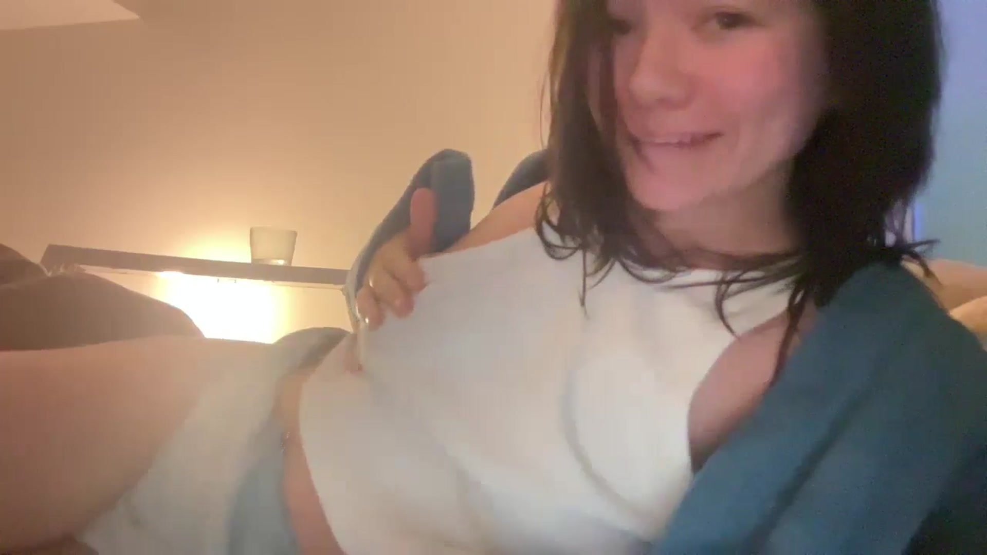 Gallery image thumbnail from imava's myfreecams stream on, 06/27/2024, 12:44 image 14 of 20