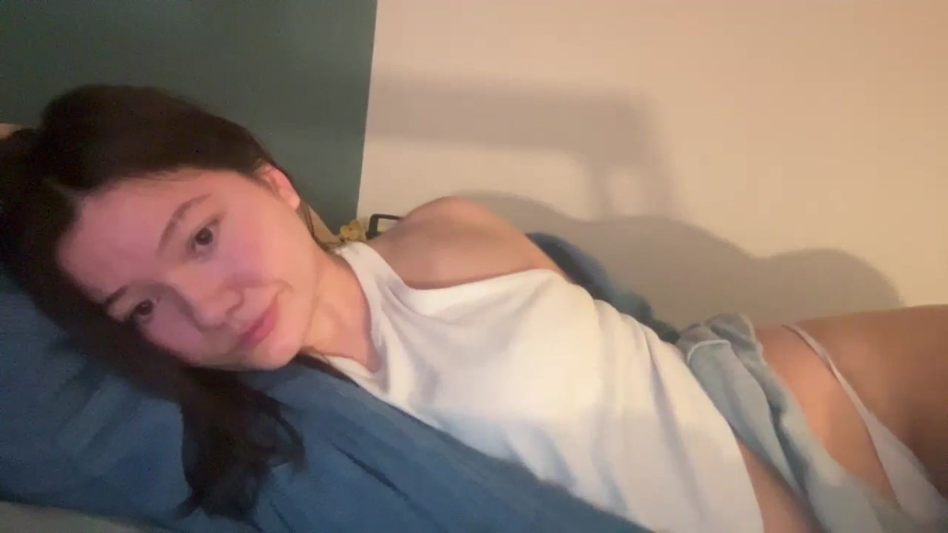 Gallery image thumbnail from imava's myfreecams stream on, 06/27/2024, 12:44 image 2 of 20
