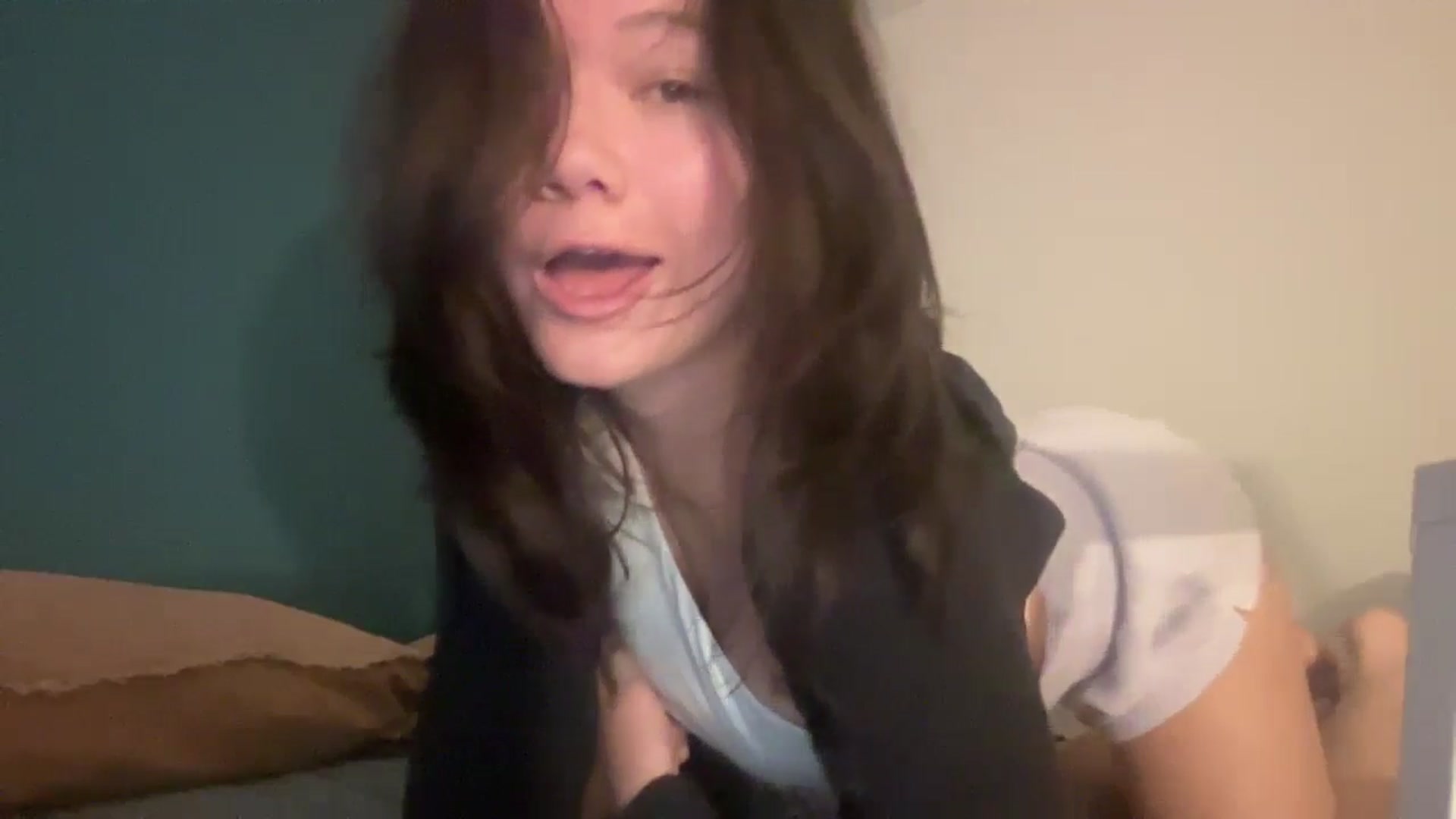 Gallery image thumbnail from imava's myfreecams stream on, 07/03/2024, 02:35 image 17 of 20
