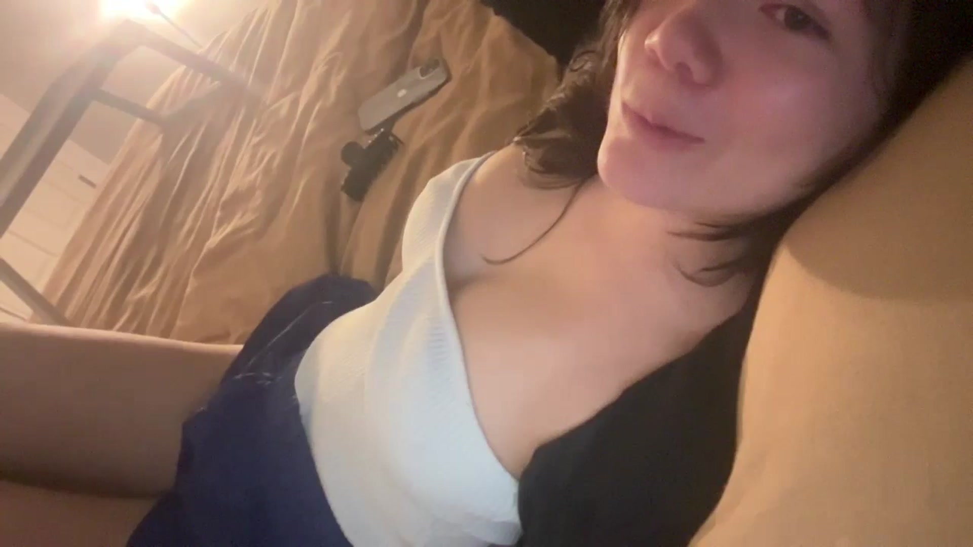 Gallery image thumbnail from imava's myfreecams stream on, 07/04/2024, 08:03 image 9 of 20
