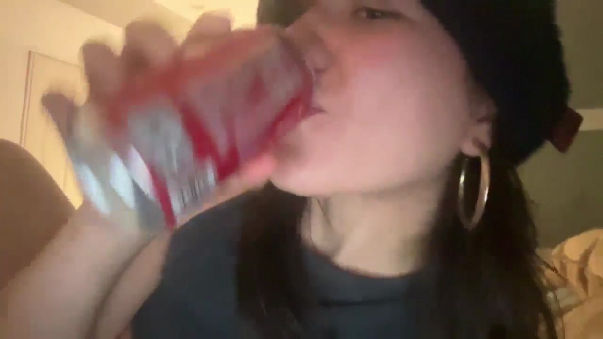 Gallery image thumbnail from imava's myfreecams stream on, 07/04/2024, 23:58 image 16 of 20
