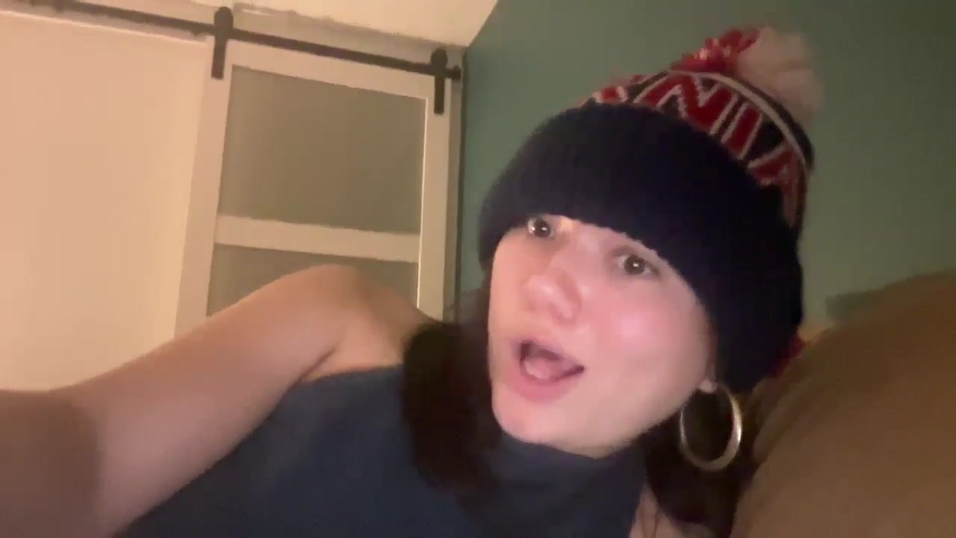 Gallery image thumbnail from imava's myfreecams stream on, 07/04/2024, 23:58 image 18 of 20