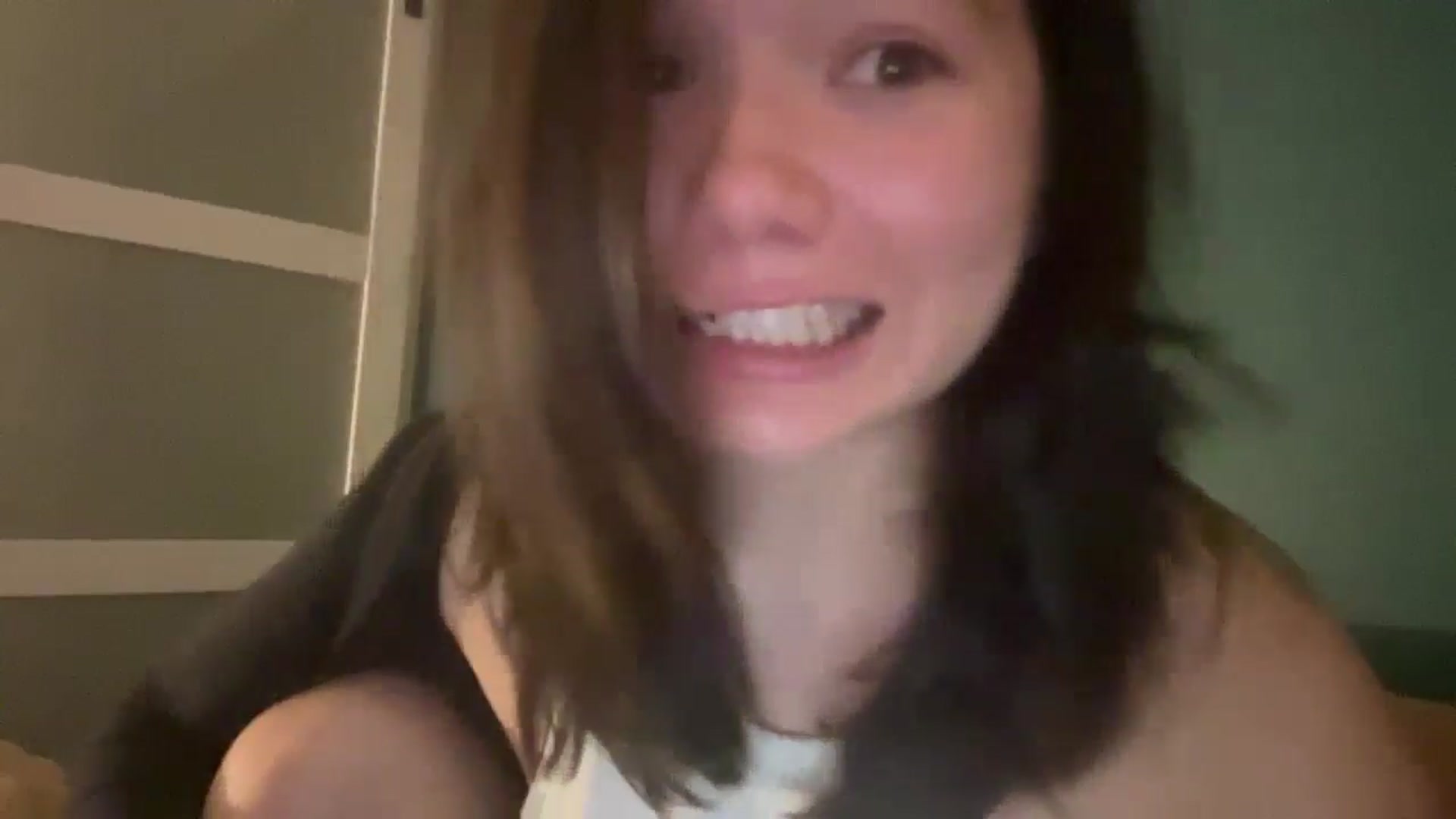 Gallery image thumbnail from imava's myfreecams stream on, 07/05/2024, 21:28 image 12 of 20