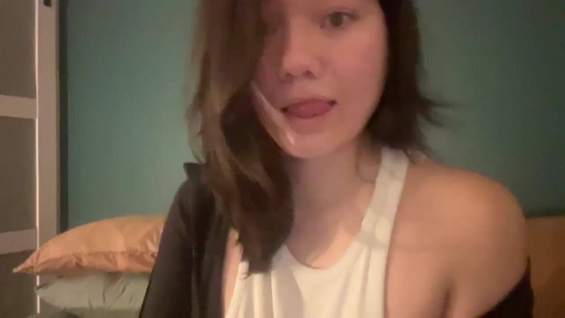 Gallery image thumbnail from imava's myfreecams stream on, 07/05/2024, 23:11 image 1 of 20