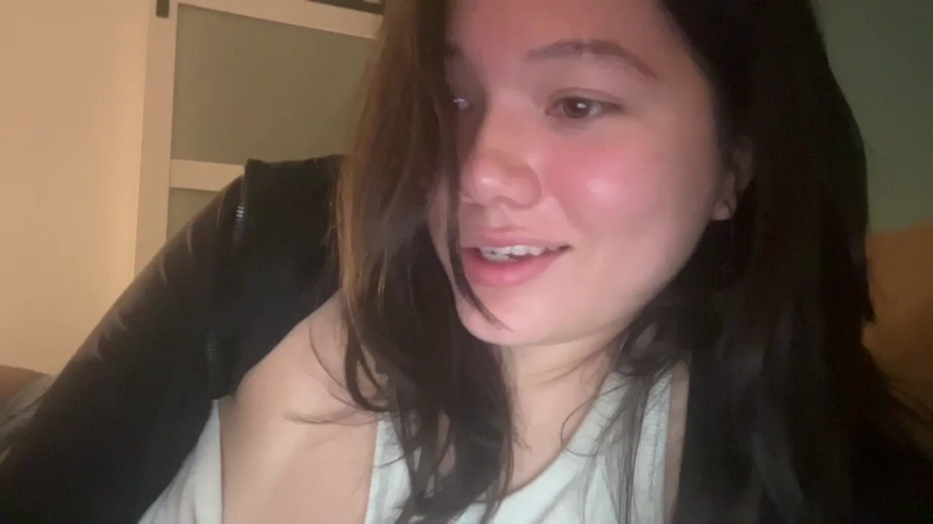 Gallery image thumbnail from imava's myfreecams stream on, 07/05/2024, 23:11 image 13 of 20