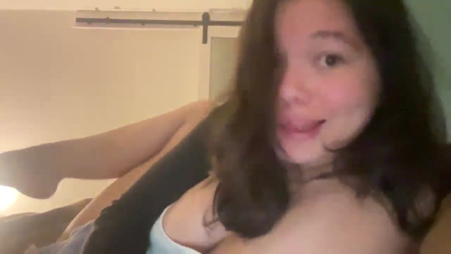Gallery image thumbnail from imava's myfreecams stream on, 07/07/2024, 07:31 image 5 of 20