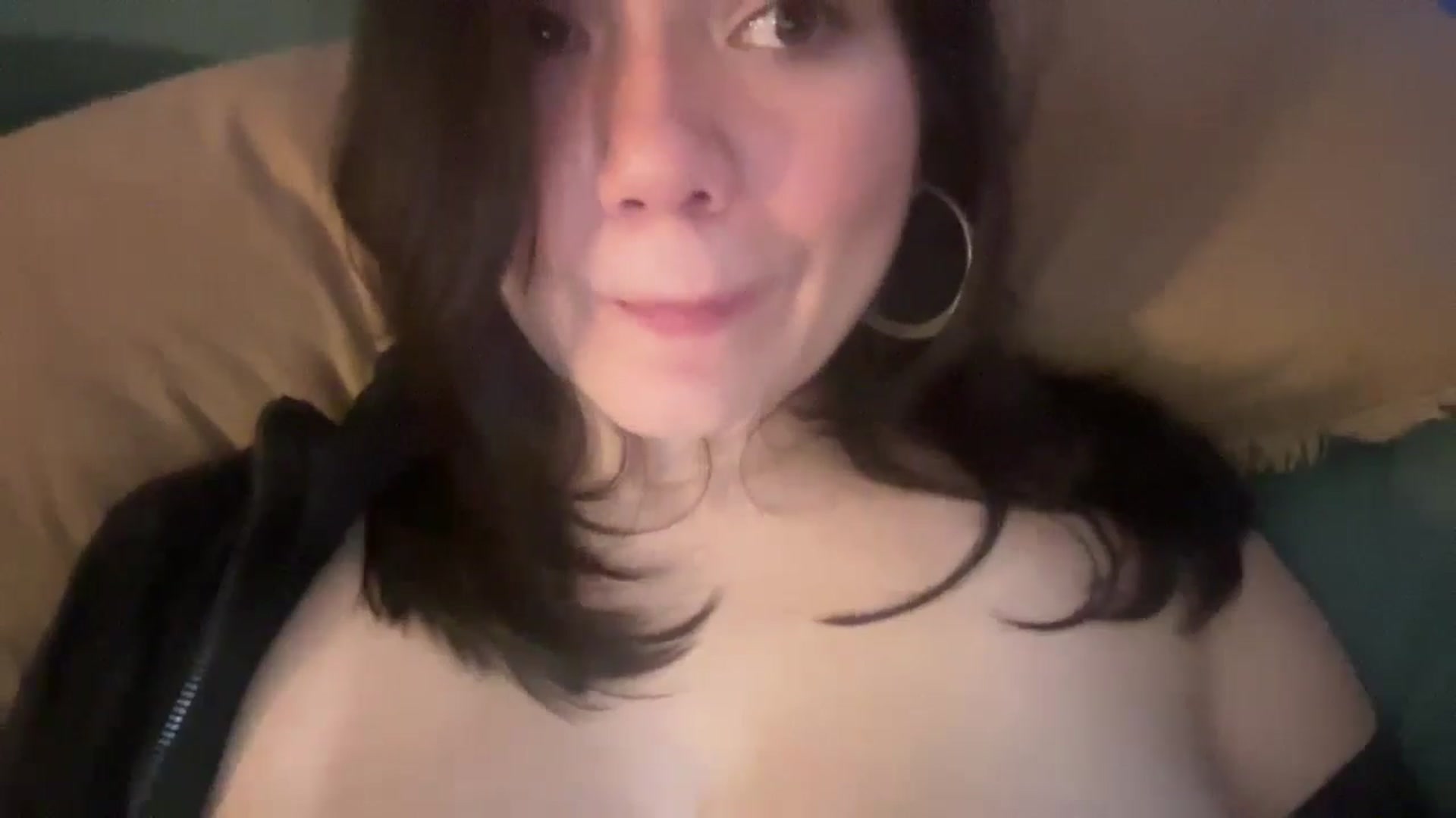 Gallery image thumbnail from imava's myfreecams stream on, 07/08/2024, 08:12 image 17 of 20
