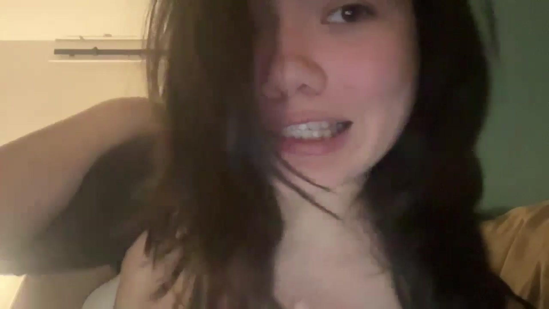 Gallery image thumbnail from imava's myfreecams stream on, 07/15/2024, 06:21 image 15 of 20