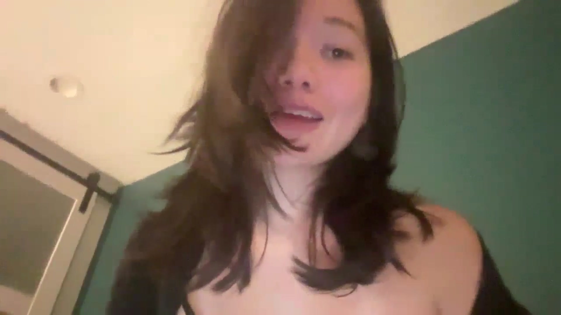 Gallery image thumbnail from imava's myfreecams stream on, 07/15/2024, 06:21 image 16 of 20