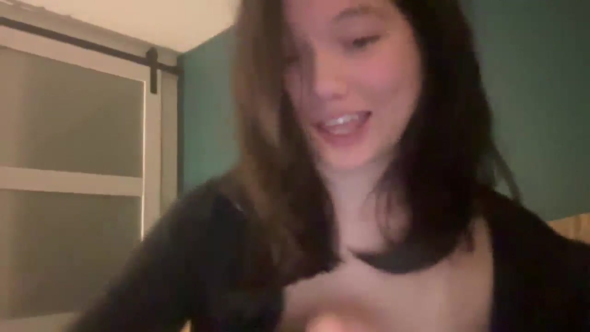 Gallery image thumbnail from imava's myfreecams stream on, 07/15/2024, 10:18 image 8 of 20