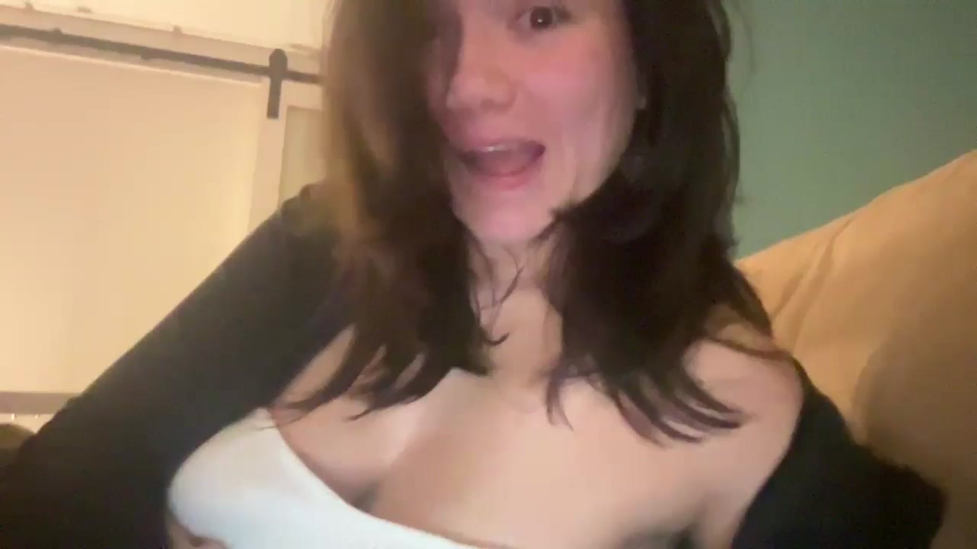 Gallery image thumbnail from imava's myfreecams stream on, 07/15/2024, 10:18 image 7 of 20