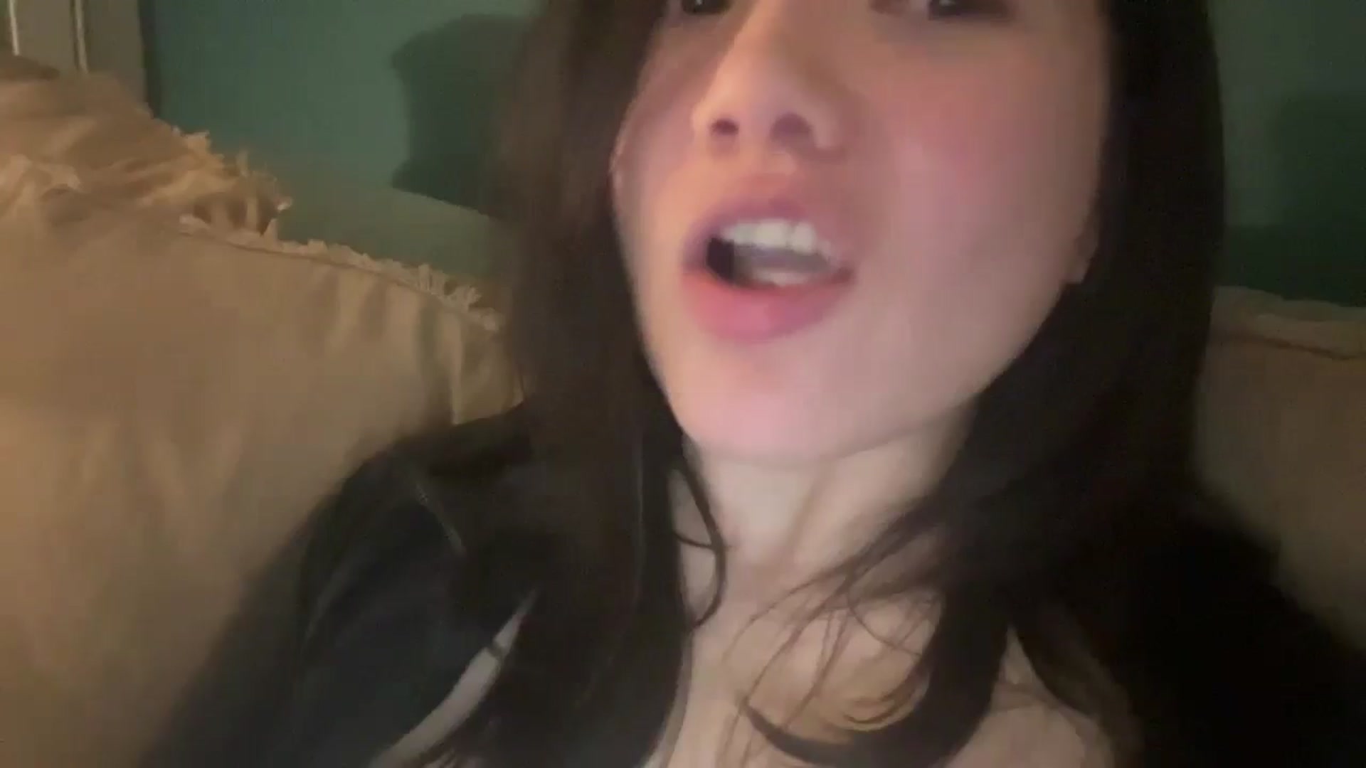 Gallery image thumbnail from imava's myfreecams stream on, 07/15/2024, 10:18 image 16 of 20