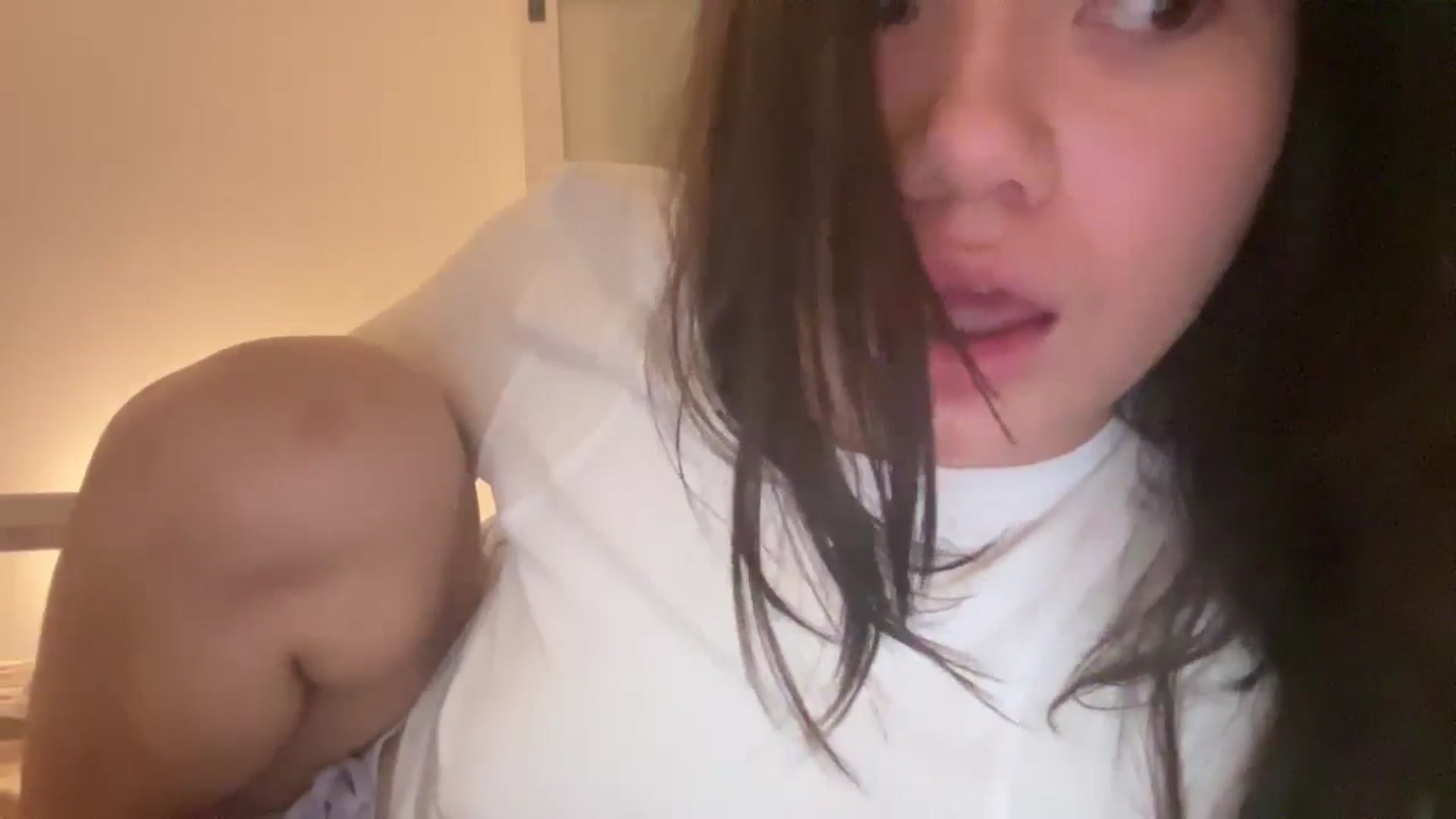 Gallery image thumbnail from imava's myfreecams stream on, 07/30/2024, 08:07 image 18 of 20