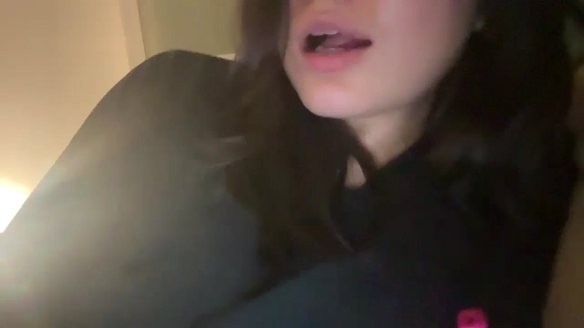 Gallery image thumbnail from imava's myfreecams stream on, 07/31/2024, 08:18 image 1 of 20