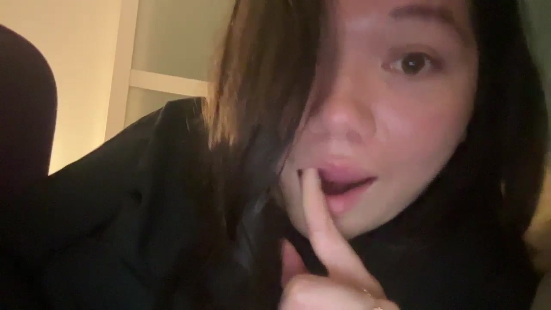Gallery image thumbnail from imava's myfreecams stream on, 07/31/2024, 10:50 image 8 of 20