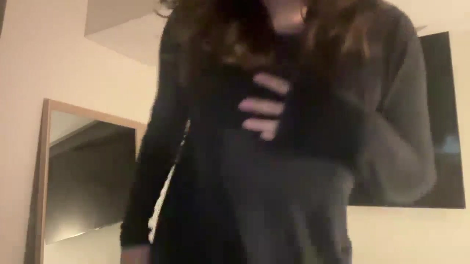 Gallery image thumbnail from imava's myfreecams stream on, 08/08/2024, 24:00 image 3 of 20