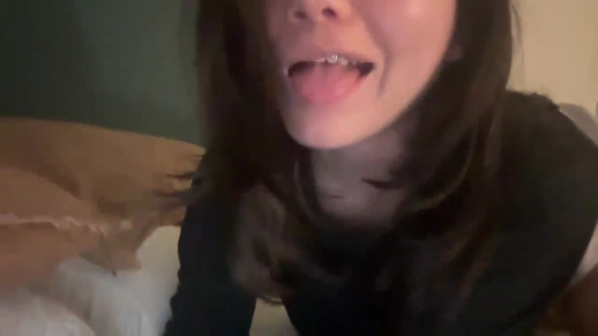 Gallery image thumbnail from imava's myfreecams stream on, 08/08/2024, 24:33 image 17 of 20
