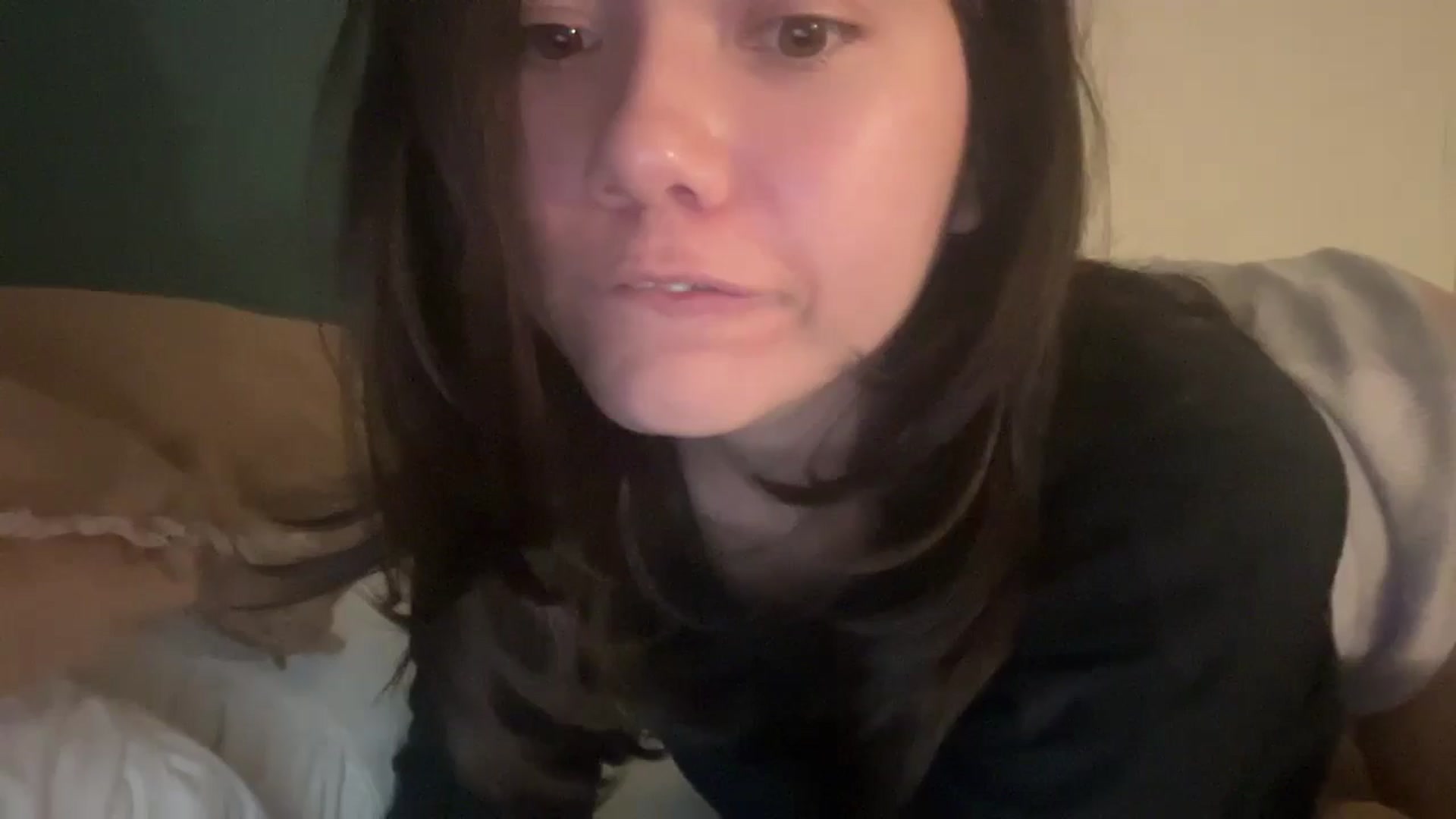 Gallery image thumbnail from imava's myfreecams stream on, 08/08/2024, 24:33 image 18 of 20