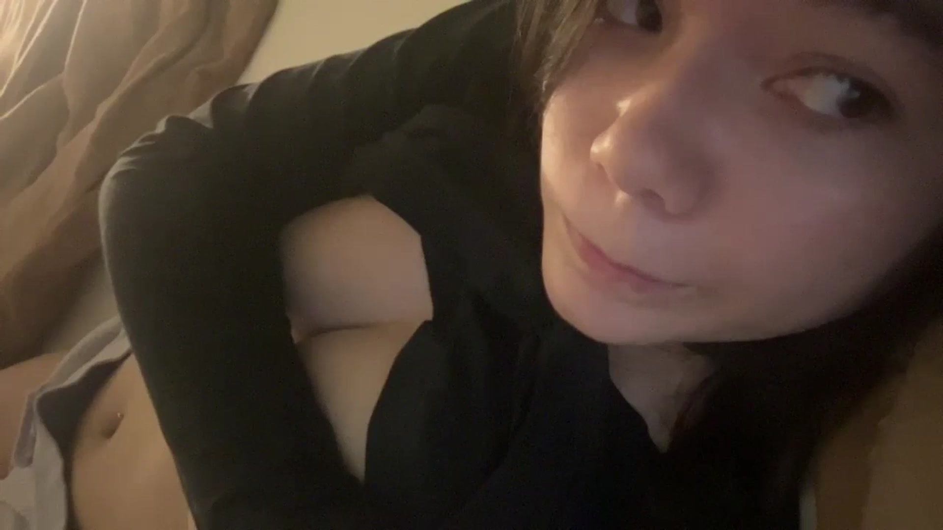 Gallery image thumbnail from imava's myfreecams stream on, 08/08/2024, 01:01 image 15 of 20