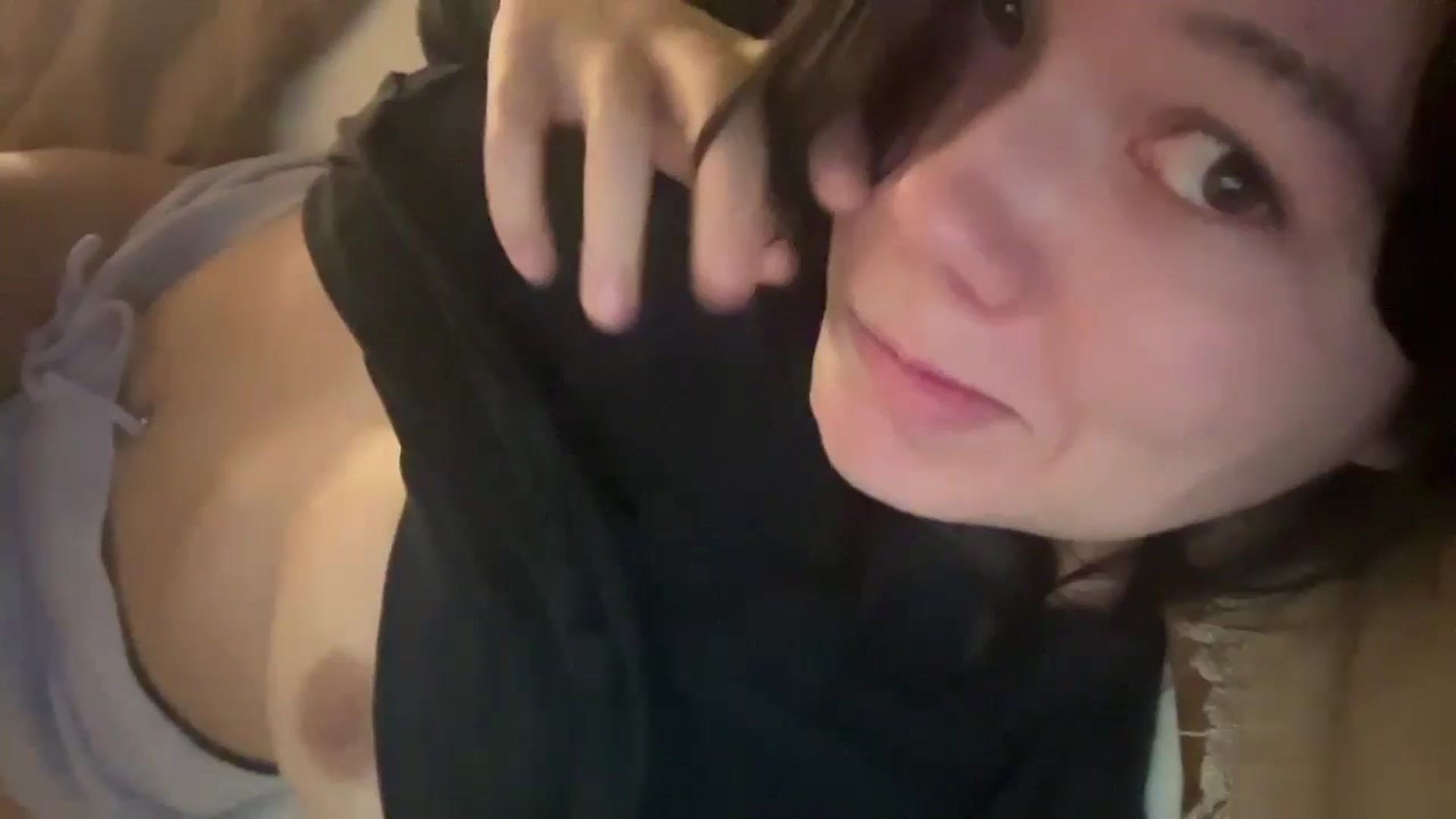Gallery image thumbnail from imava's myfreecams stream on, 08/08/2024, 01:26 image 13 of 20
