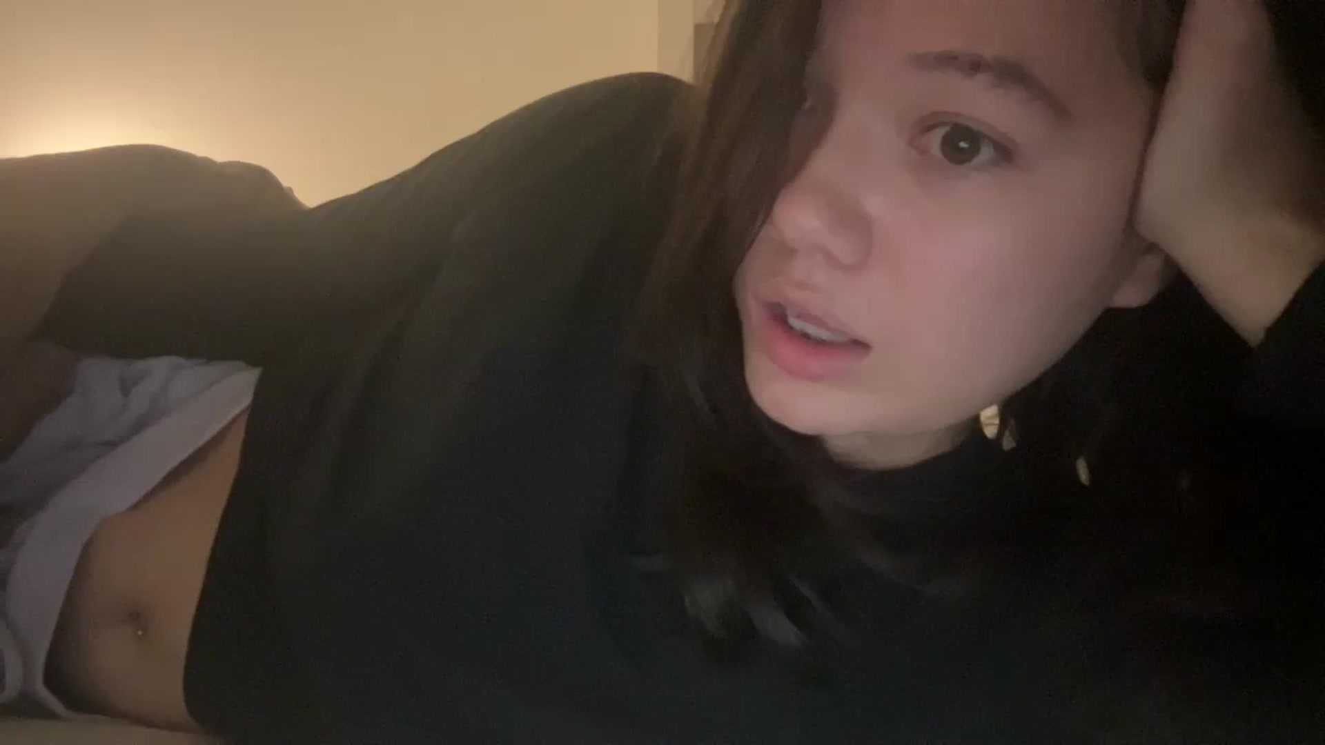 Gallery image thumbnail from imava's myfreecams stream on, 08/08/2024, 01:26 image 18 of 20