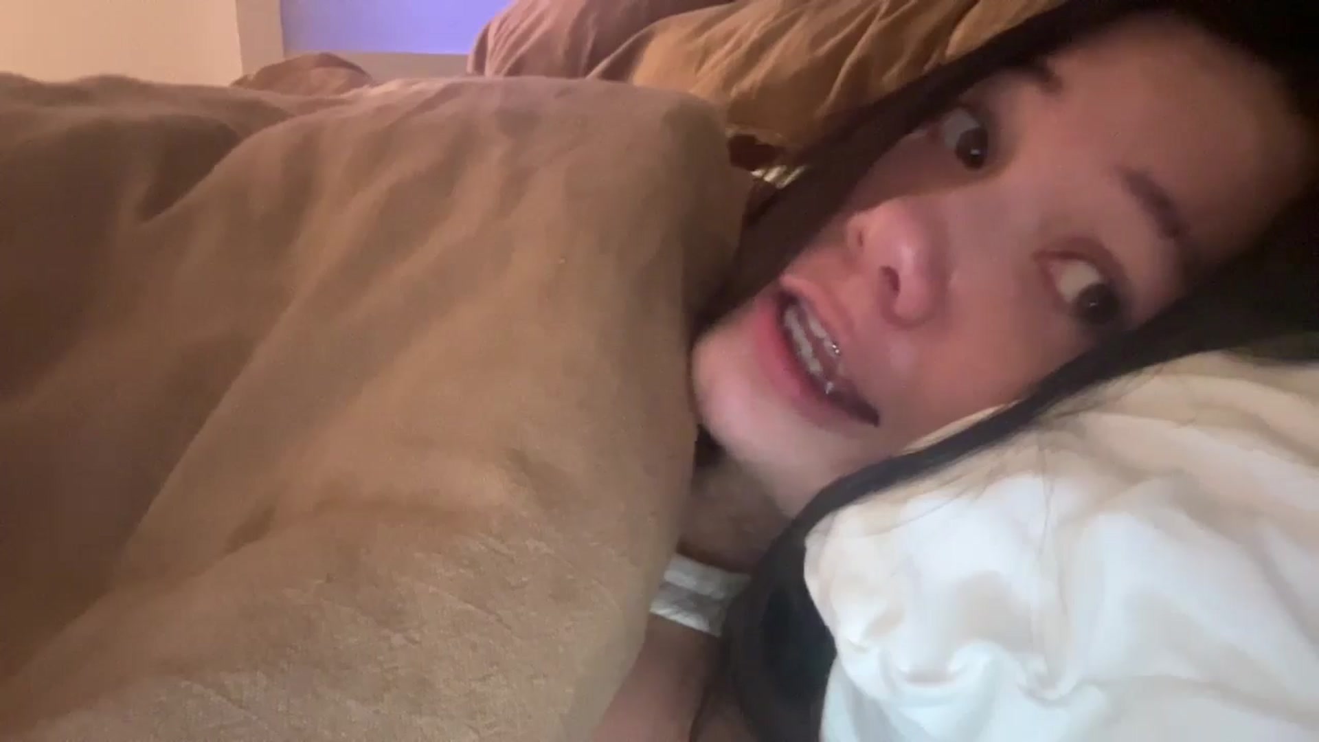 Gallery image thumbnail from imava's myfreecams stream on, 08/08/2024, 09:08 image 18 of 20