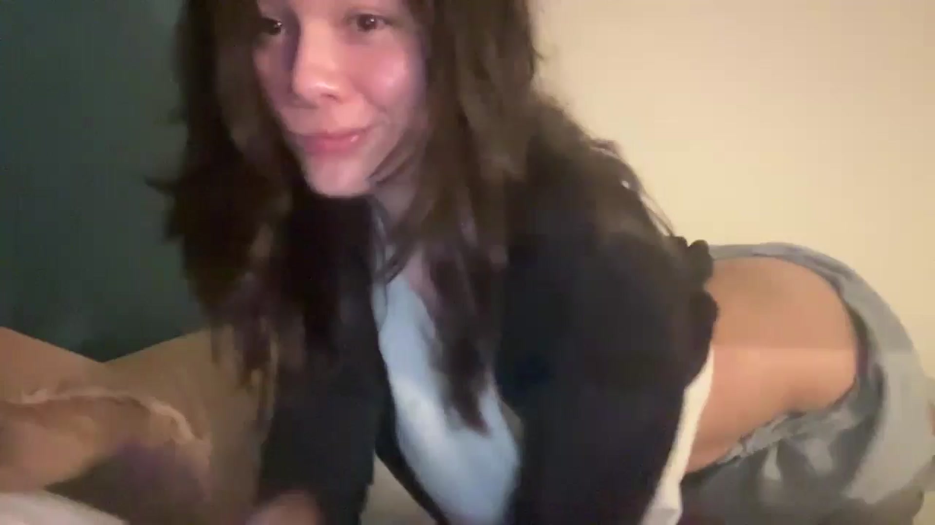 Gallery image thumbnail from imava's myfreecams stream on, 08/18/2024, 07:31 image 1 of 20