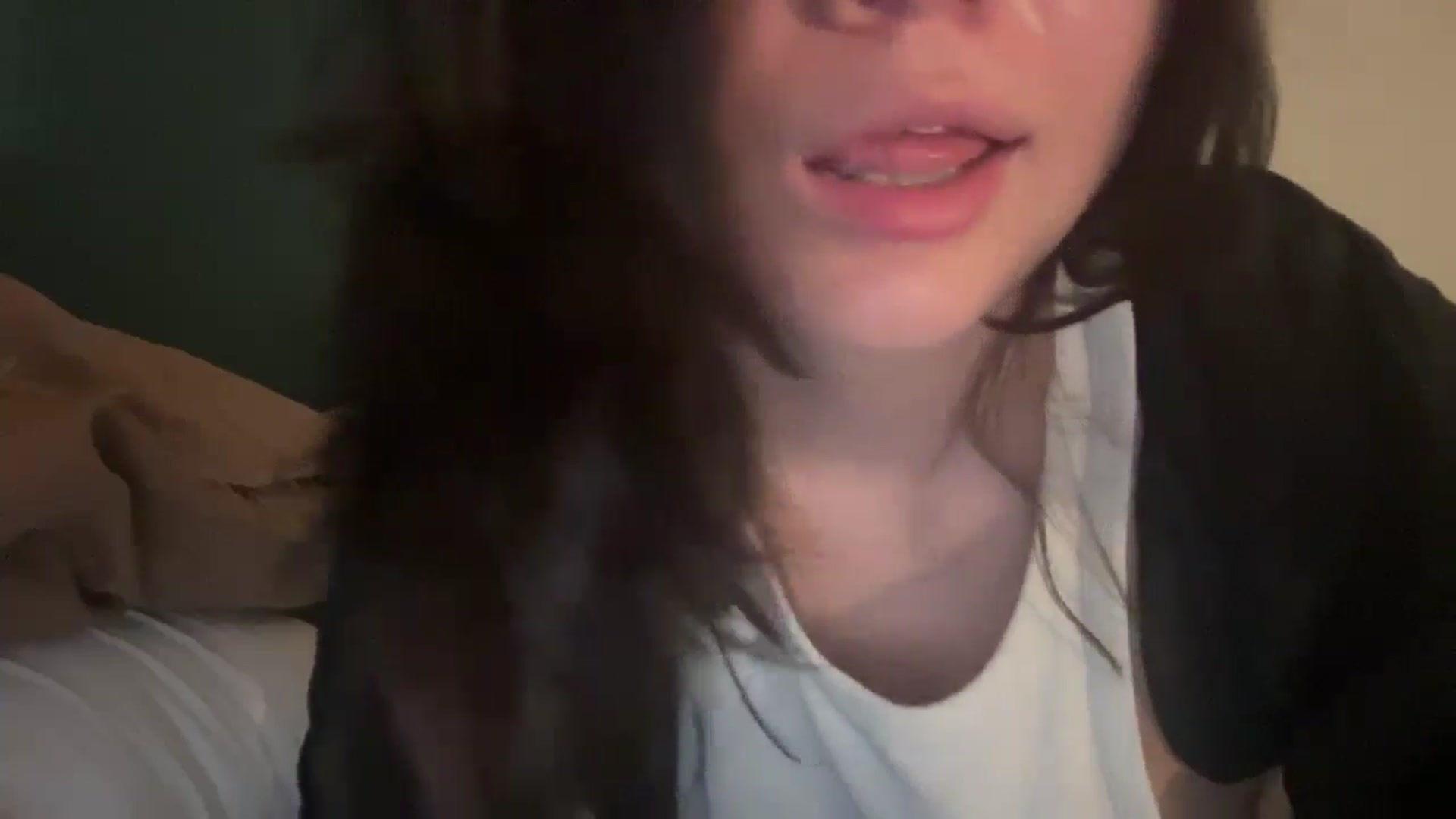Gallery image thumbnail from imava's myfreecams stream on, 08/18/2024, 07:31 image 5 of 20