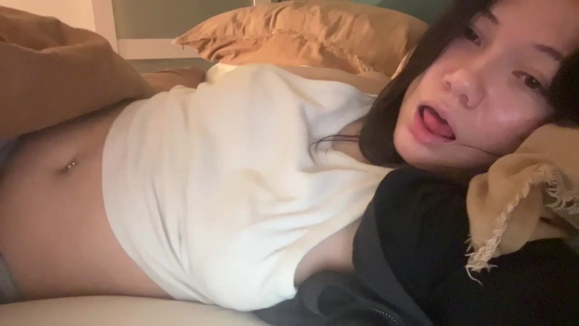 Gallery image thumbnail from imava's myfreecams stream on, 08/18/2024, 09:18 image 7 of 20