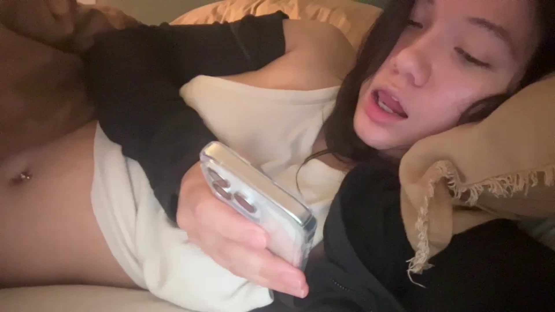 Gallery image thumbnail from imava's myfreecams stream on, 08/18/2024, 09:18 image 8 of 20